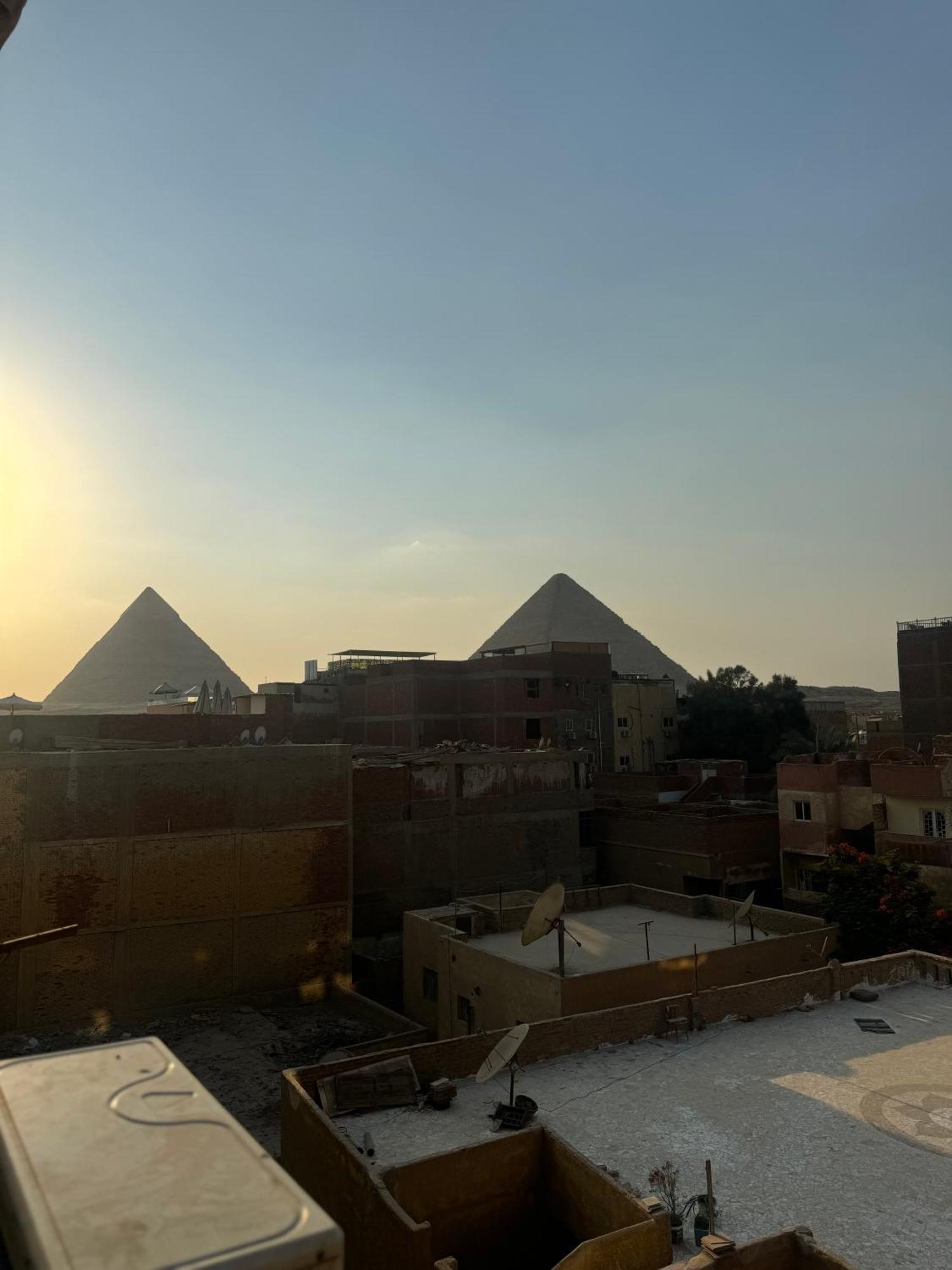 Pyramids And Sphinx Hotel Kafrat al Jabal Exterior photo